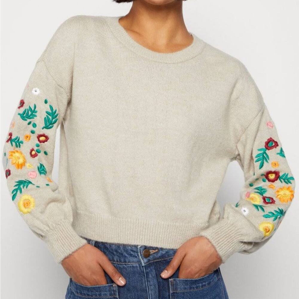 Boohoo floral embroiled sleeve gray sweater size medium large crew neck